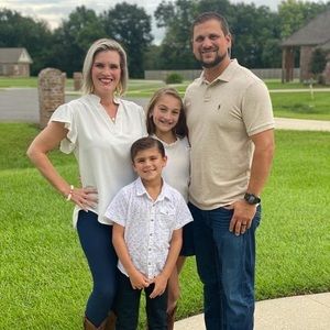 Meet your Posher, Courtney